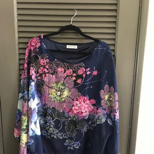 Navy floral top